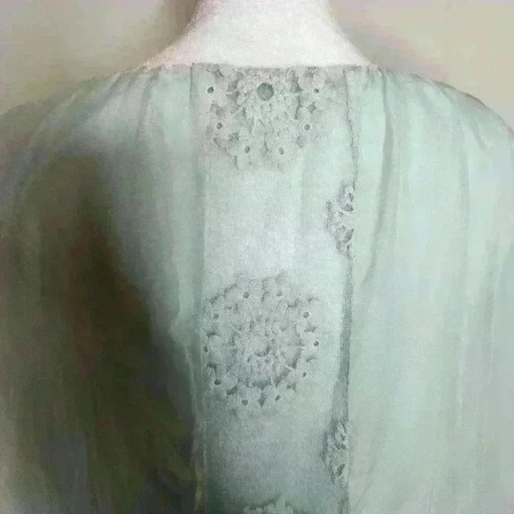 Giulia women's 100% silk blouse with back embroidery size medium - Picture 5 of 7
